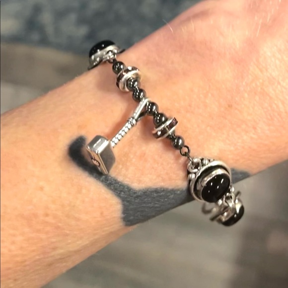 Thor’s Hammer Mjolnir Black Onyx Bracelet - Picture 5 of 9